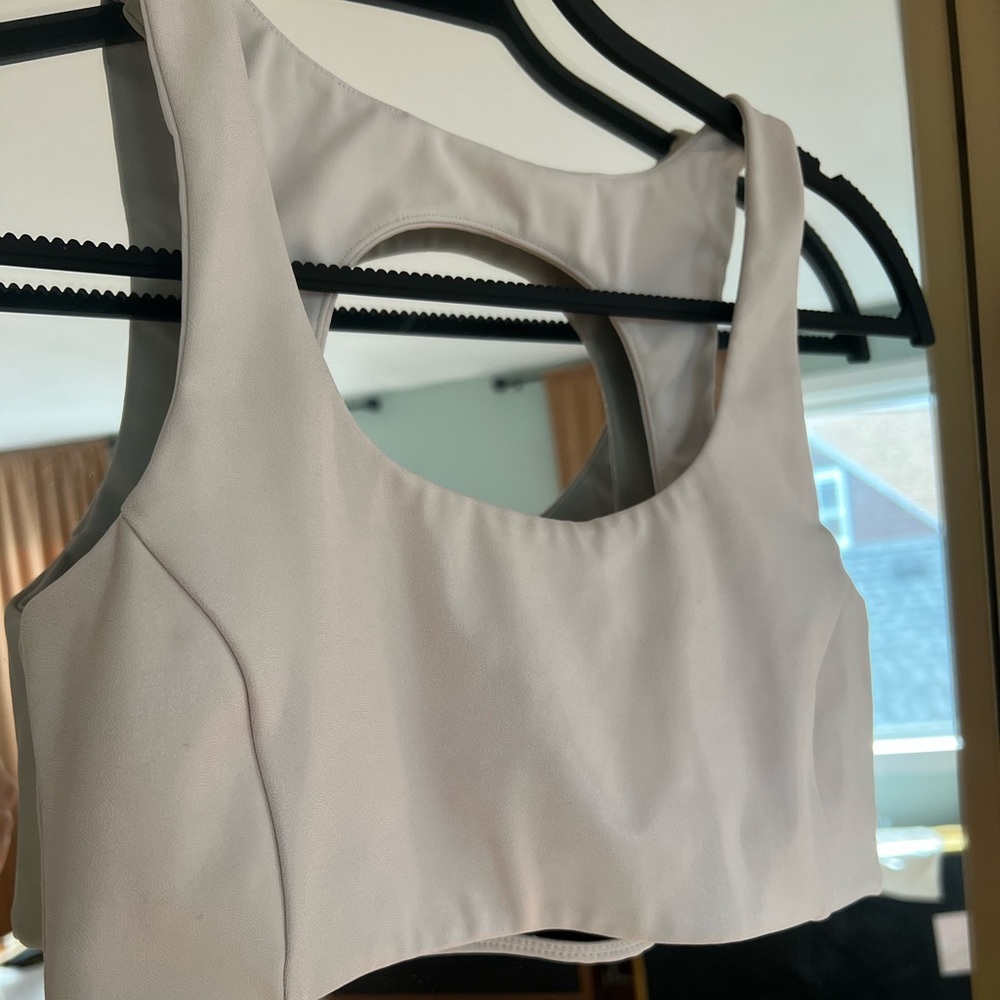 Barry’s Sports Bra sz M (never worn)